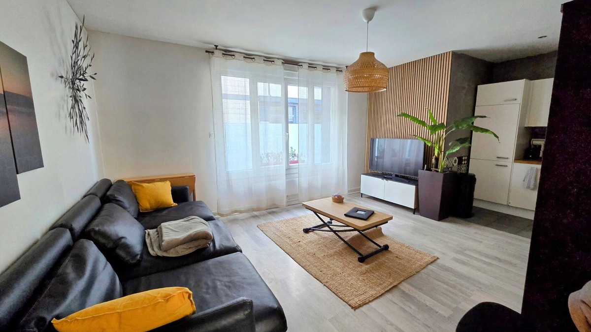 Centre Ville Rive Gauche Apartment | Grand F2 Center Ville - 2/4 pers, TV, Dishwasher/Linen