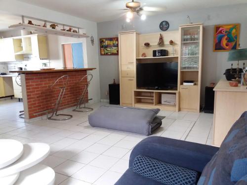 Schoelcher Apartment | Grand F2, spa, jardin, parking