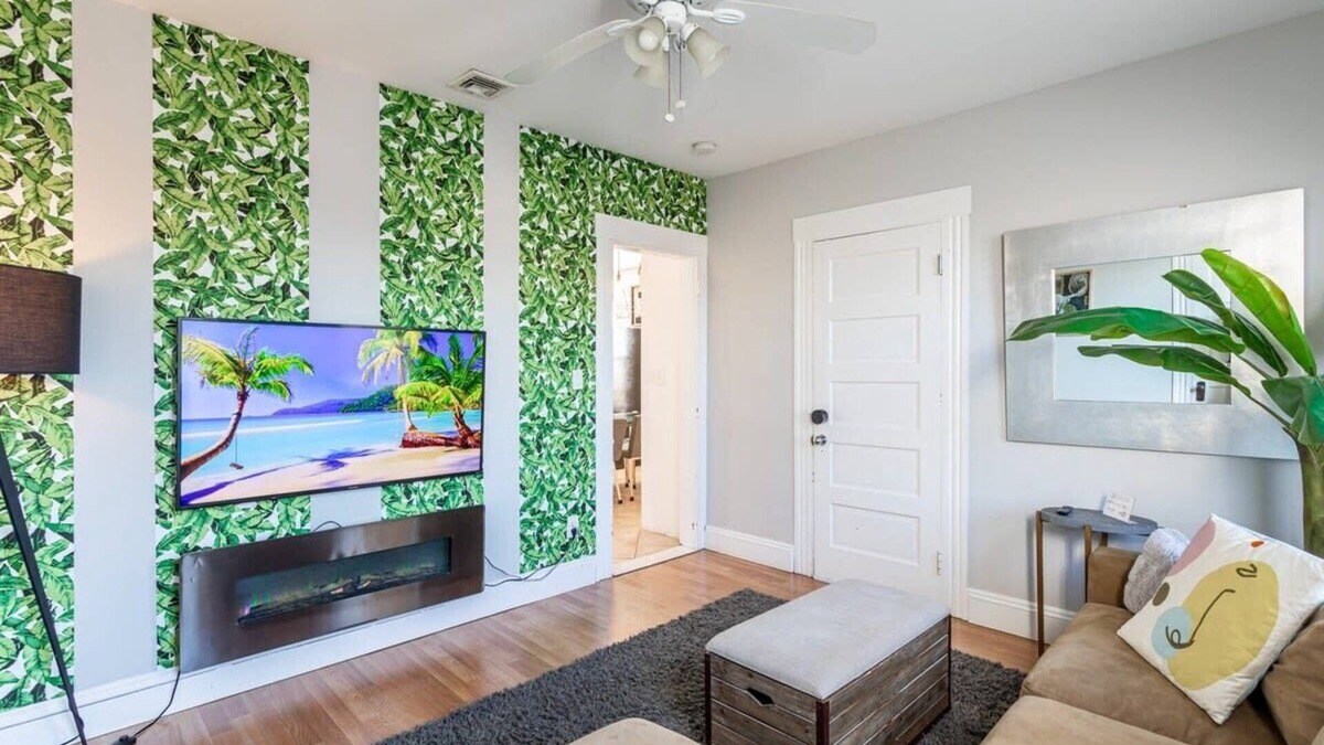 Fairfield House | Grand Fairfield Getaway- 5BR Fam-Friendly near I95&Shops - Spacious&Graciousnn