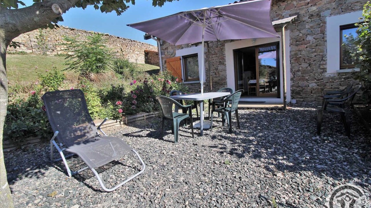 Pomeys House | Grand Gîte de L'enclos