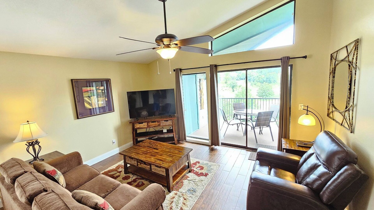 Branson Condo | Grand Getaway Branson Suite at the Greens at Thousand Hills! Great Rates!