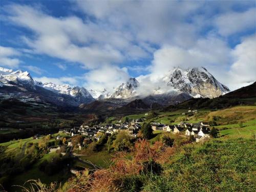 Lescun House | Grand gite à la montagne Lescun 64, Vallée d'Aspe ,loué du samedi au samedi
