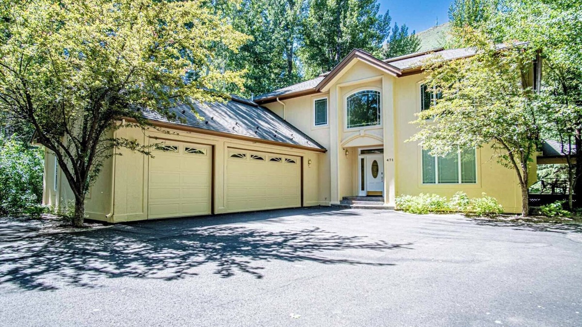 Hailey House | Grand Hailey Home by Big Wood River and Sun Valley! is located in Hailey.