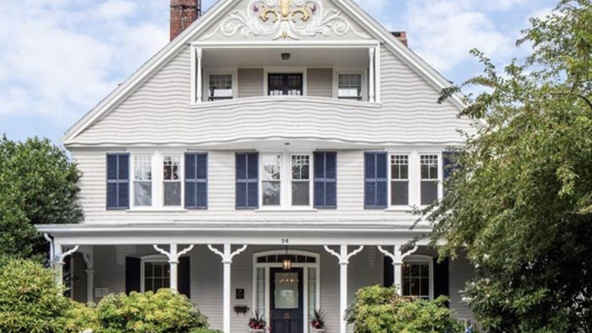 Top of the Hill House | Grand historic Newport home! Center of town. Walk to everything!