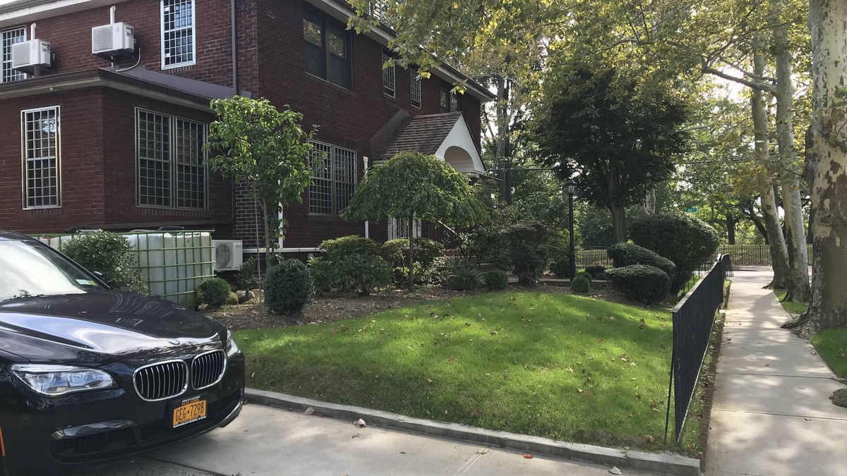 East Flushing House | Grand Home On Kissena Park in Flushing NYC