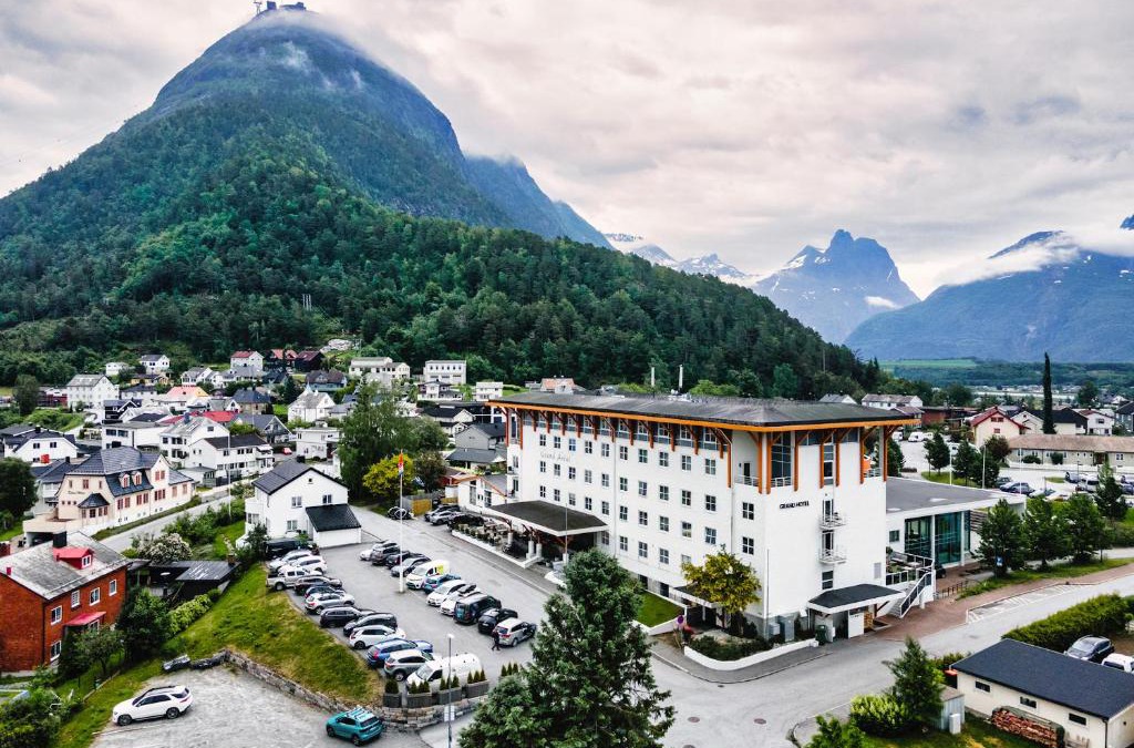 Andalsnes Hotel | Grand Hotel - by Classic Norway Hotels