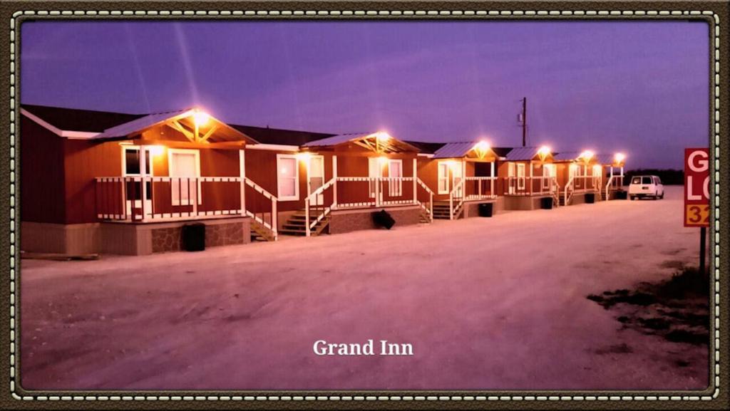 Big Lake Hotel | Grand Inn