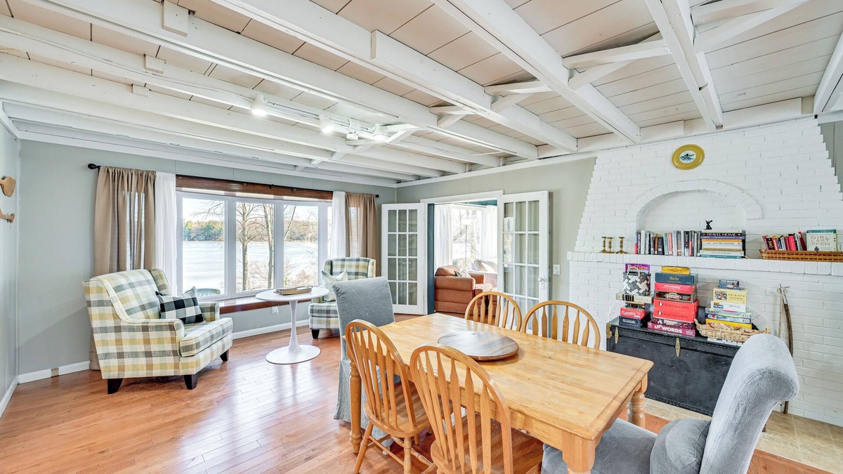 Grand Junction Cottage | Grand Junction Lake Home: 13 Mi to South Haven!