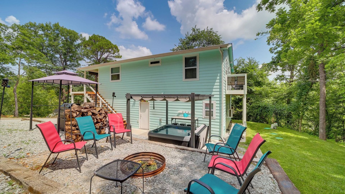 Eucha Cottage | Grand Lake Cottage w/Hot Tub in Eucha