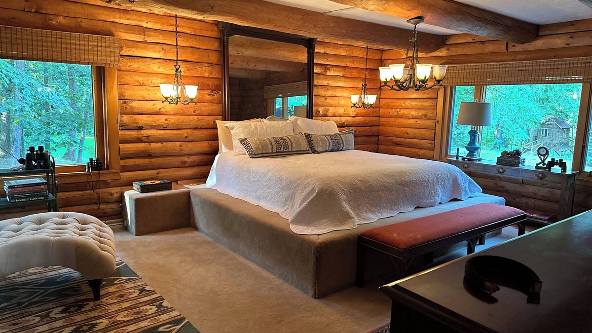 Millersburg Cabin | Grand Log Cabin in the Woods 3BR 2BA