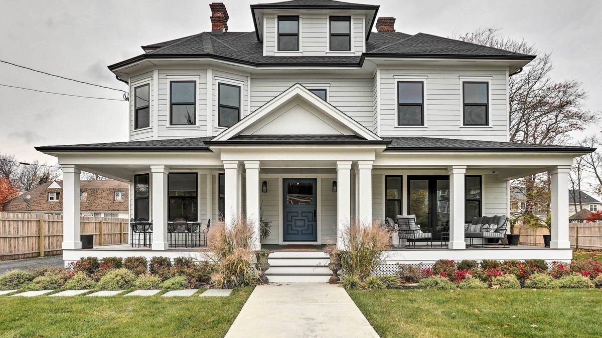 Long Branch House | Grand Long Branch Home: 1 Block to Beach!