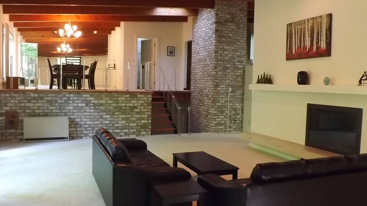 Town of Torrey House | Grand Luxury Escape In The Heart Of Finger Lakes Wine Country