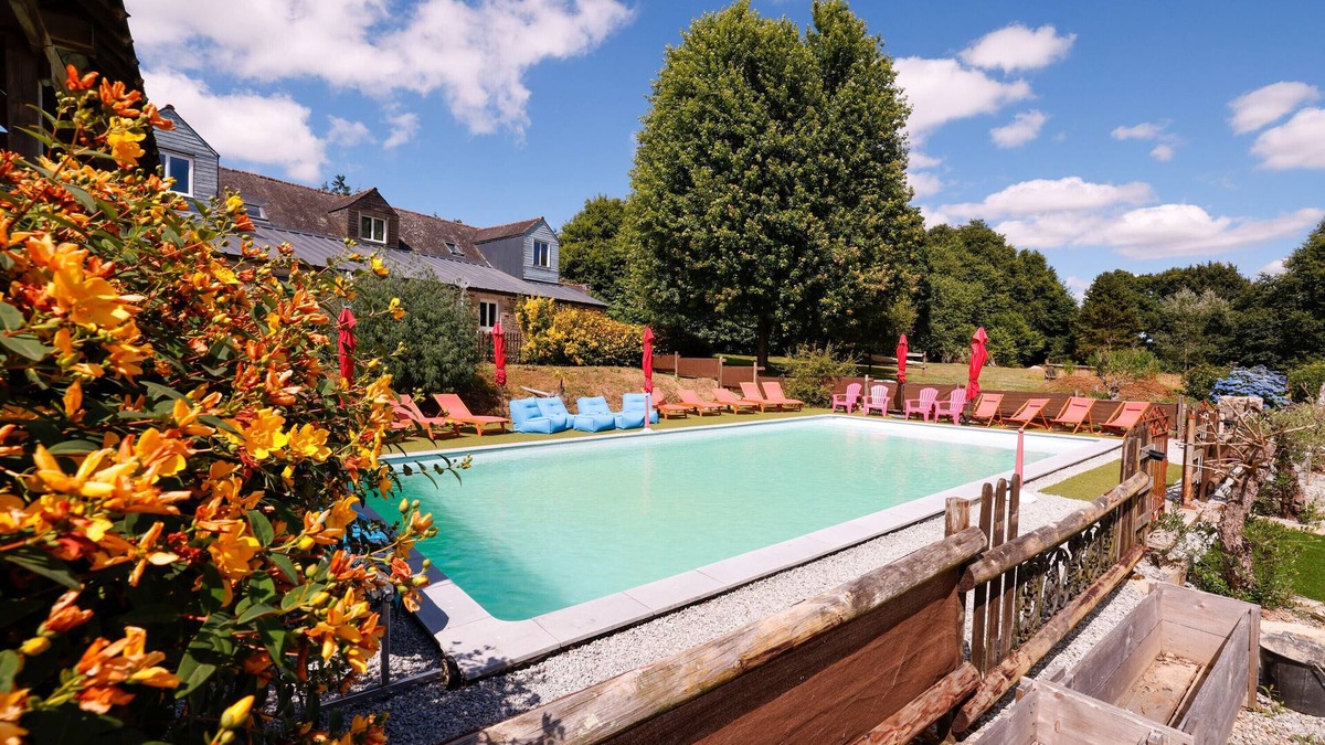 Cleguerec Cottage | "Grand Maman" House with Shared Pool, Shared Terrace and Wi-Fi