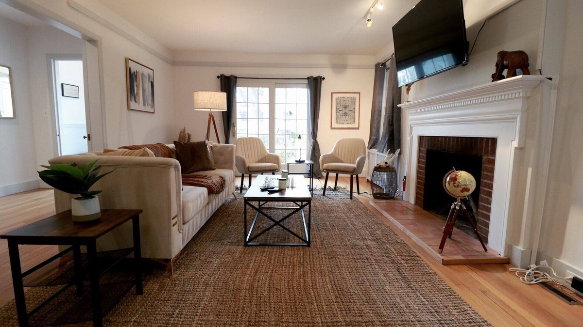 Princeton Condo | ★ GRAND MID-CENTURY HOME ★ NEAR UNIVERSITY