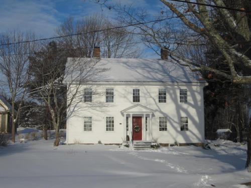 Granville Ferry Bed & Breakfast | Grand Oak Manor Bed and Breakfast