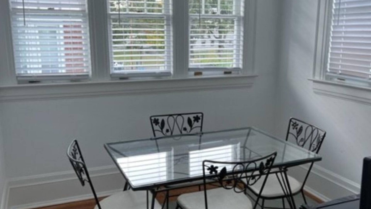 Charleston Apartment | Grand Old White Capitol View Suite