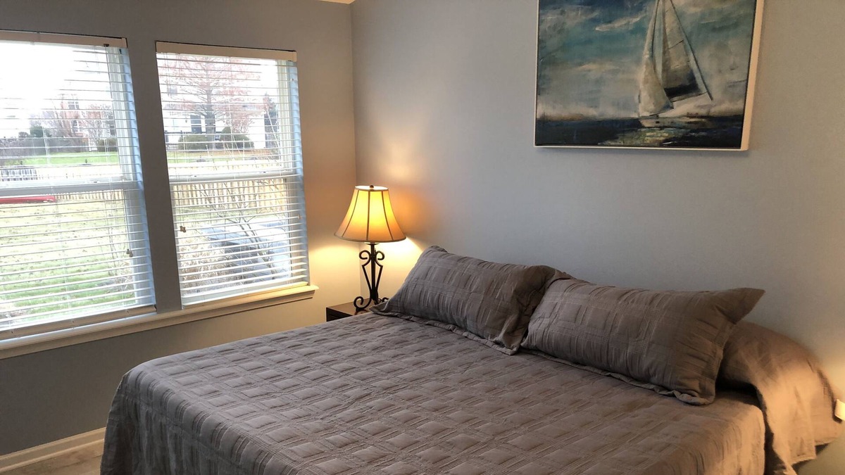 Westfield House | Grand Park a few minutes away ! Newly decorated .