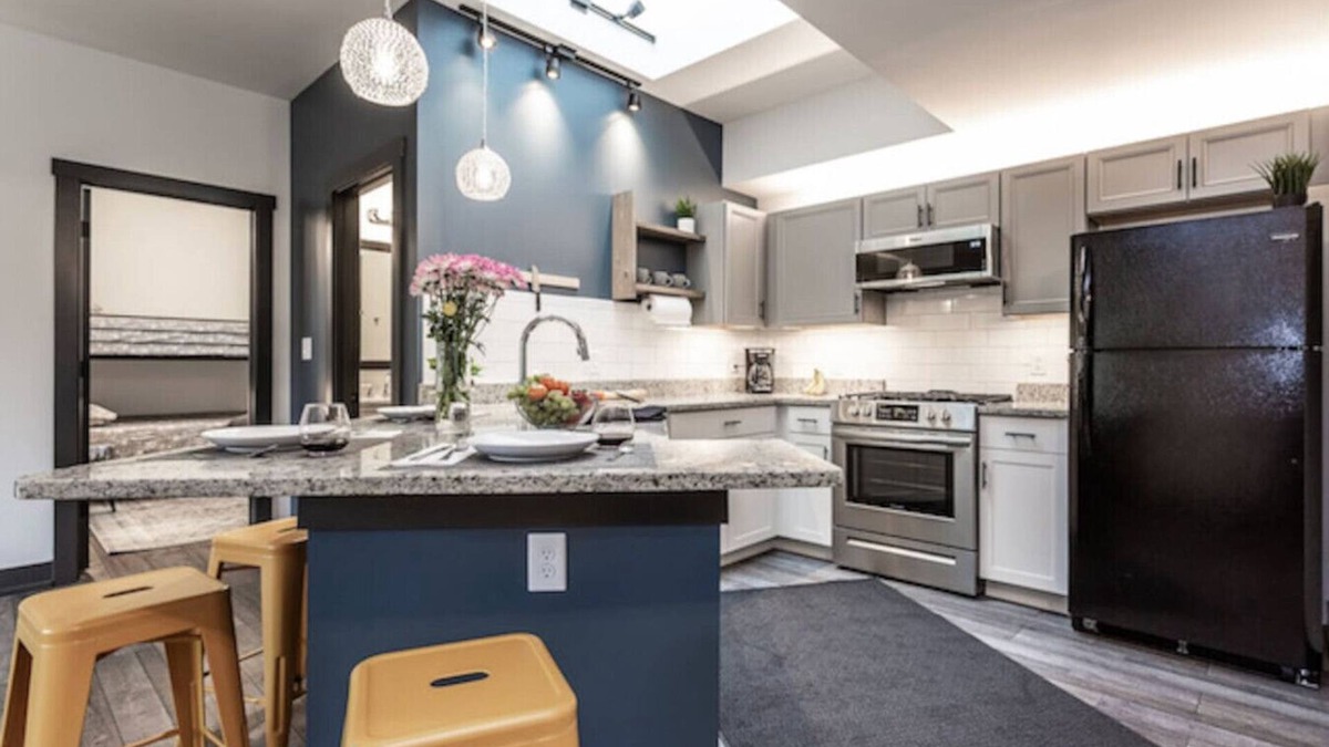Westfield House | Grand Park Modern Cubby 2BR/3BED/1BA/patio