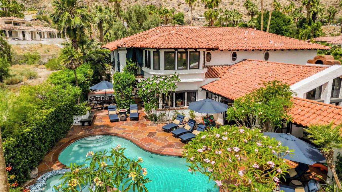 The Mesa House | Grand pet-friendly tennis estate in The Mesa, 360-views in South Palm Springs