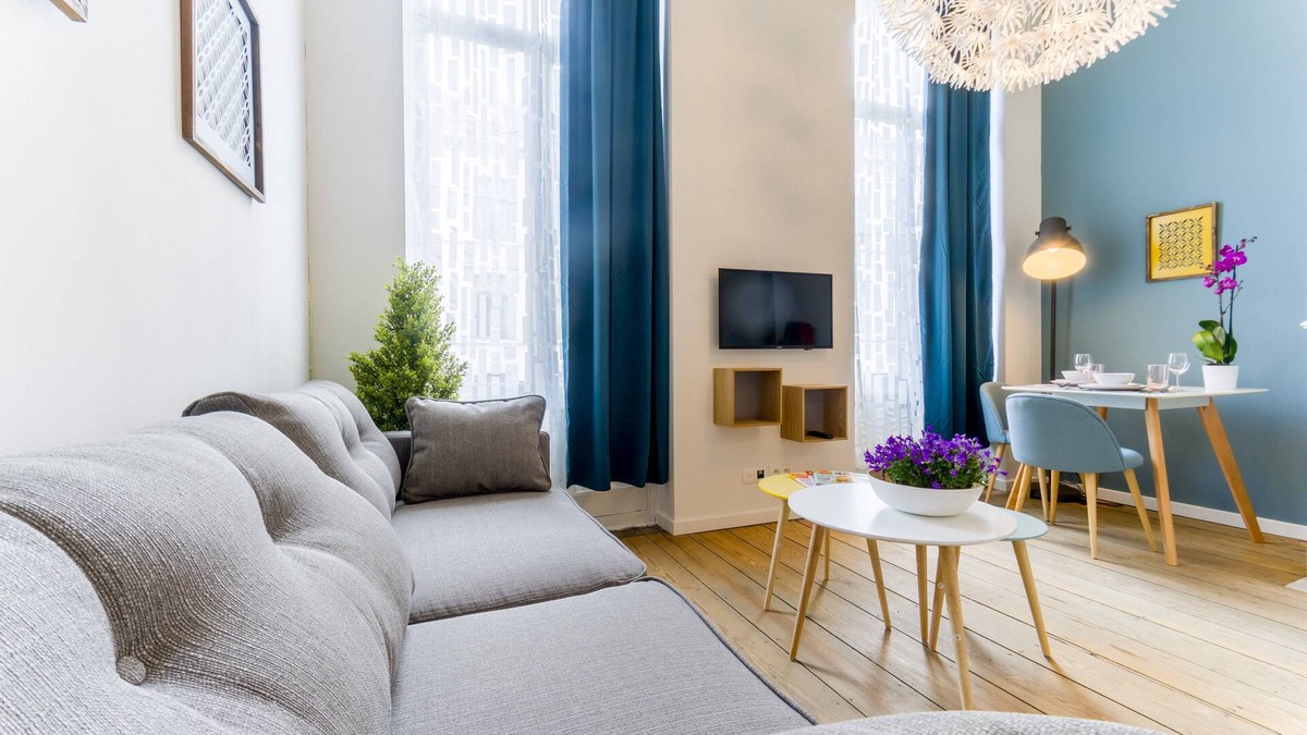 Lower Town Apartment | Grand Place Brussels Flats 4