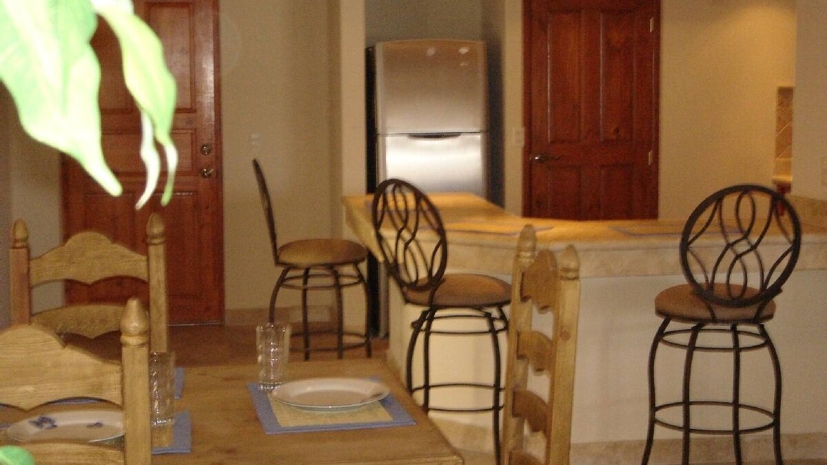 Centro Condo | Grand Presidential Suite on the Marina! Huge 4 bed, 4 bath, sleeps up to 16!