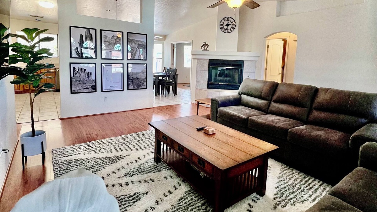 Prescott House | Grand Residence: Spacious Luxury (3 bed/2 bath)