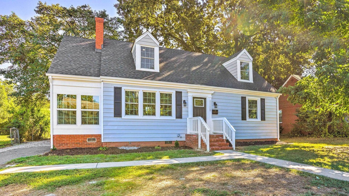Lakeside House | Grand Richmond Home w/ Great Location & Views