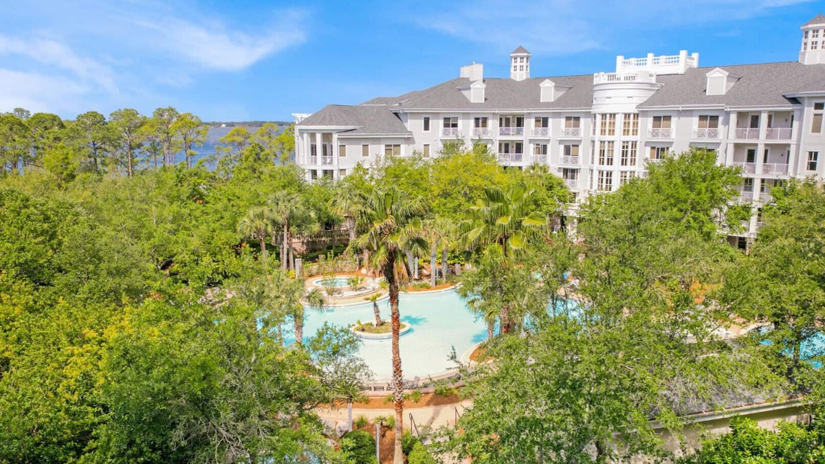Baytowne Wharf Condo | Grand Sandestin by Baytowne Wharf Village at Sandestin Golf & Beach Resort.