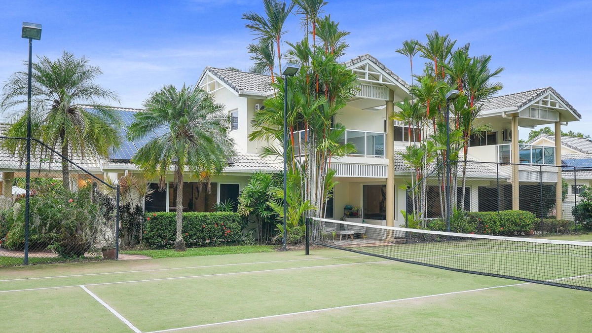 Kewarra Beach House | Grand Slam Getaway w Tennis court & Heated pool