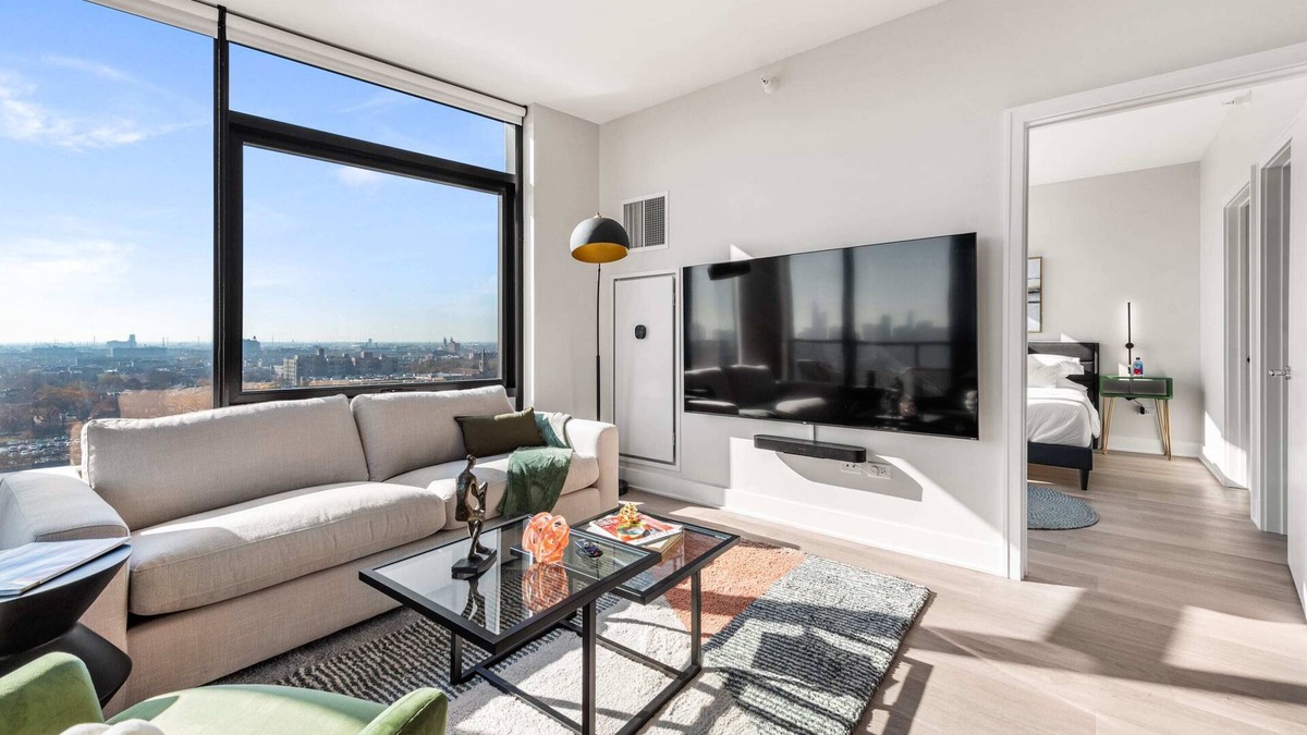 West Loop Apartment | Grand Stay: 4 High-End 2BR Apartments