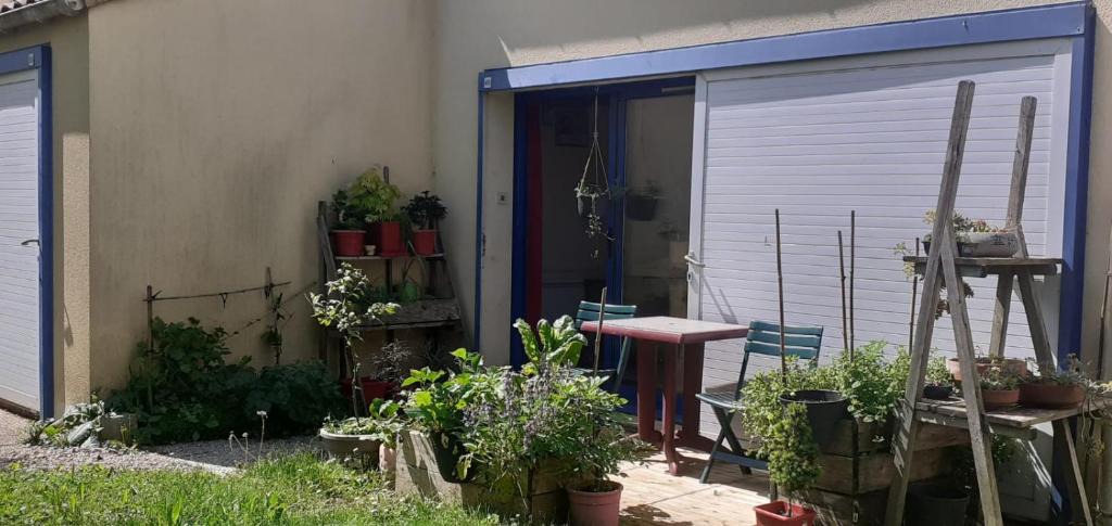 La Roche-sur-Yon House | grand studio de plein-pied quartier calme proche centre