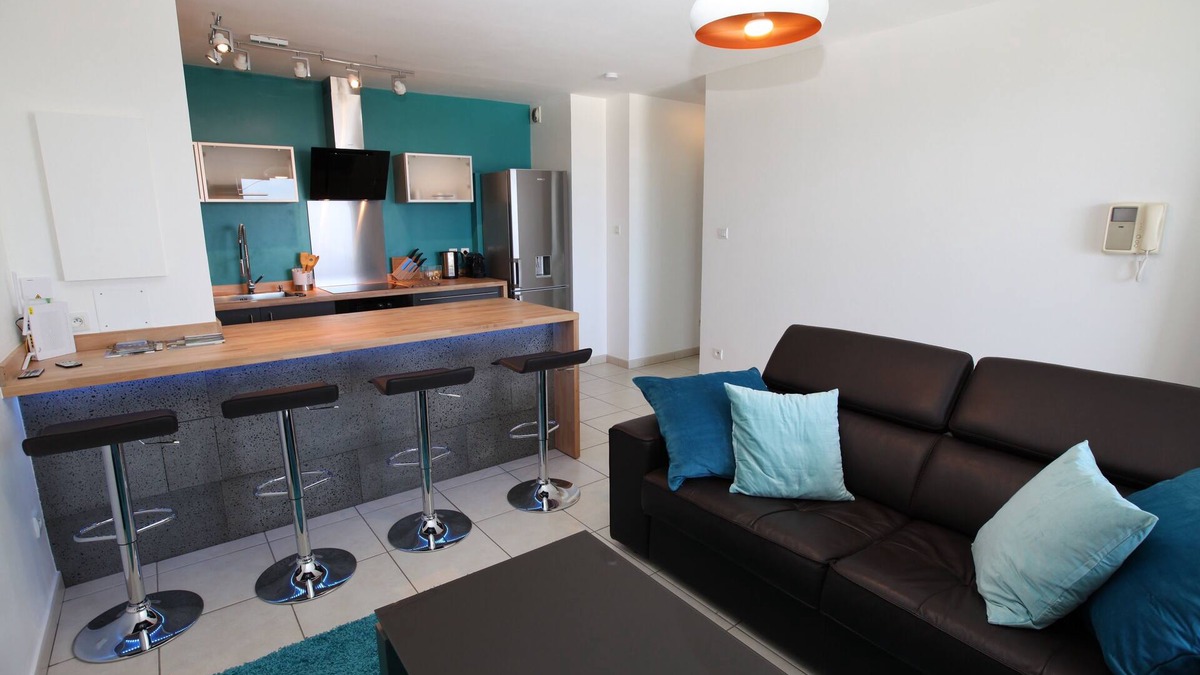 La Saline Les Bains Apartment | Grand T2 Standing redone to nine beautiful sea view Classified 3 *