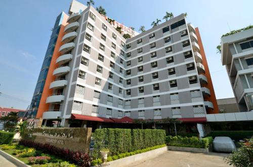 Minburi Hotel | Grand Tara Garden Thai Hotel