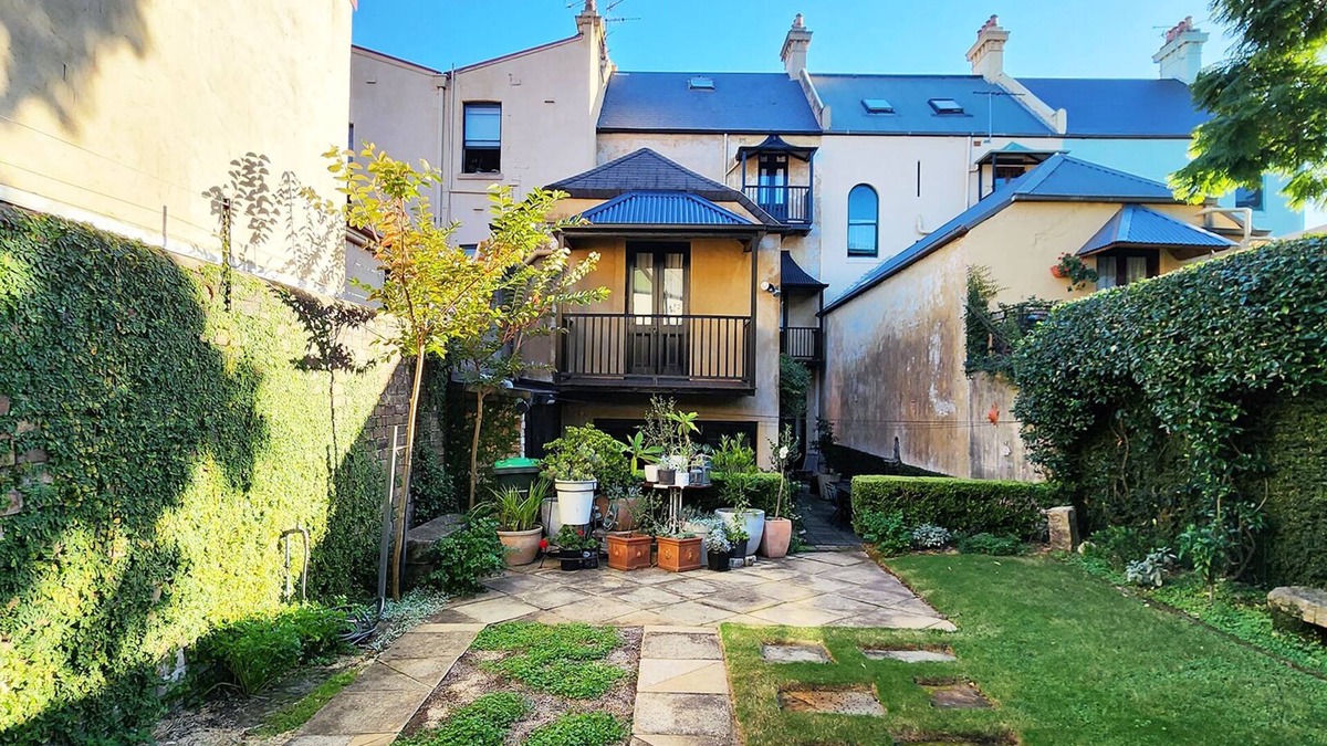 Paddington House | Grand Terrace with Secret Garden + Parking in Central Location - 4 Bedrooms