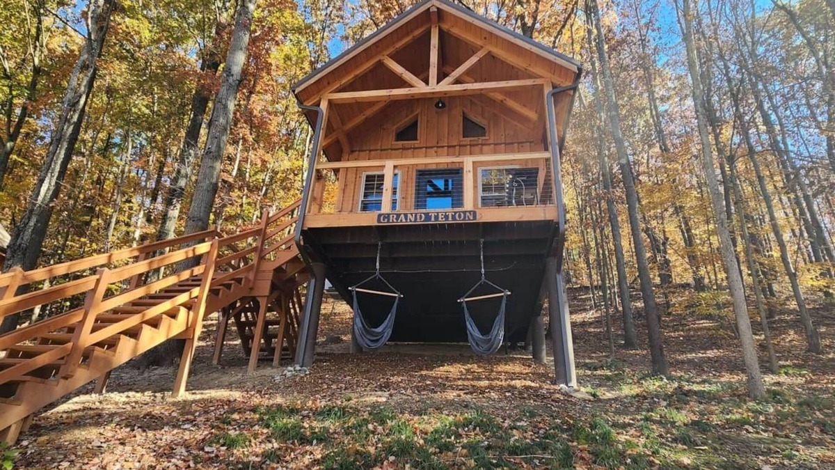 Scio Cabin | Grand Teton/Lakeview 4-6 Person Midsize Cabin