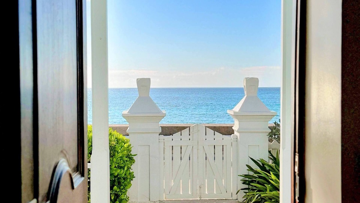 Cockburn Town Hotel | Grand Turk Inn