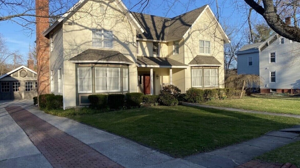 Saugerties House | Grand Victorian Home- Located on a quiet street. Walking distance to the Village