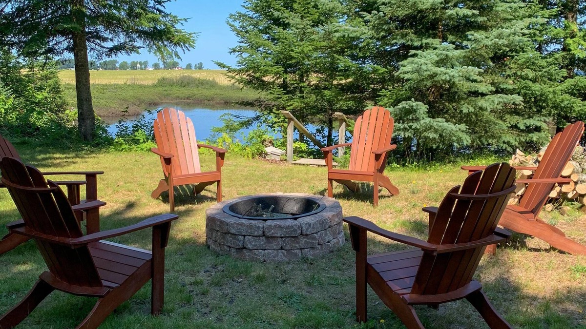 Grand Marais House | Grand View Cabin - Cozy Cabin on a pond with Lake Superior access and frontage