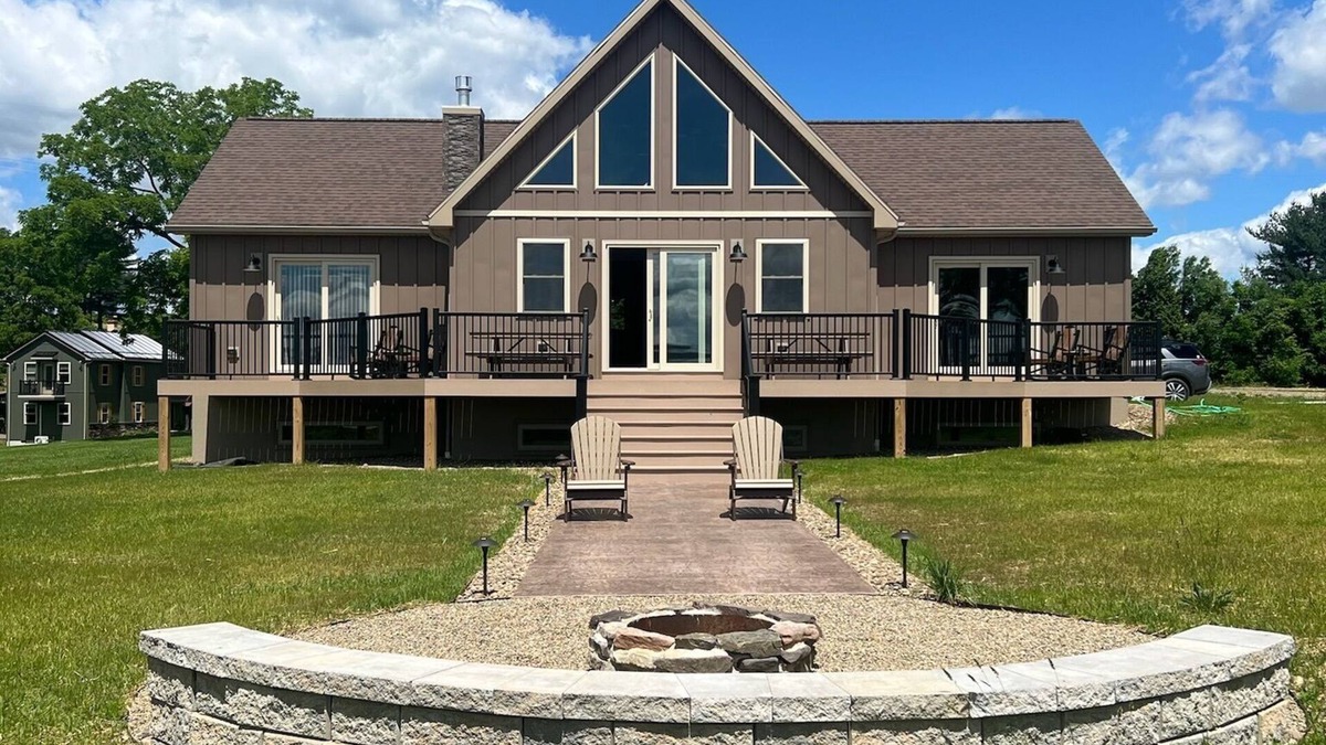 Huntingdon Cabin | Grand View Lodge, Fantastic new custom built home with lake view!