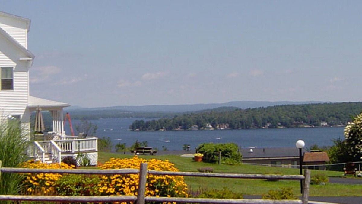 Weirs Beach Hotel | Grand View Resort