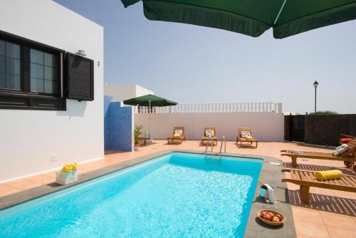 Los Mojones Villa | Grand Villa Famara Puerto del Carmen