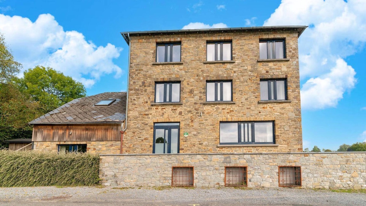 Ferrieres Cottage | Grand Villa with Bubble Bath