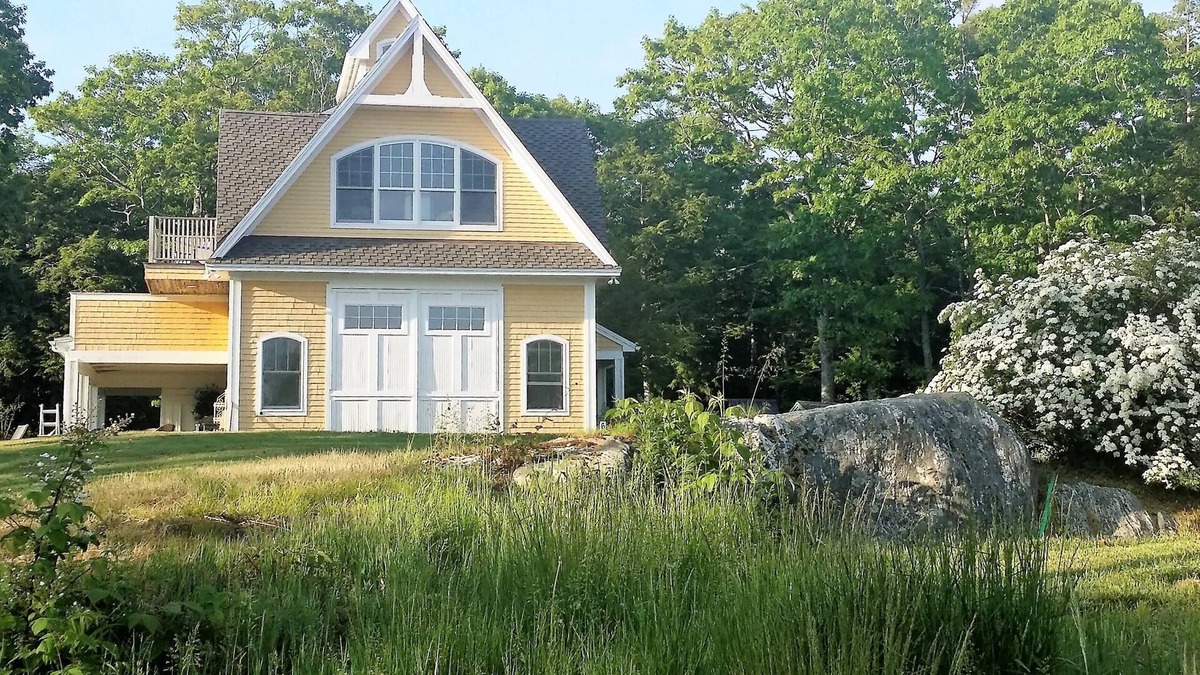 Edgecomb House | Grand Vista - Gorgeous Upscale Get-a-way with Panoramic Views!