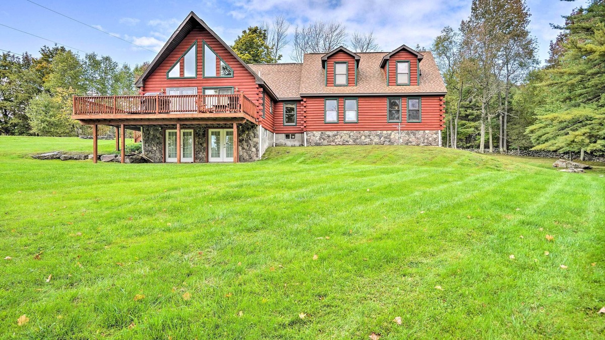 Windham Cabin | Grand Windham Retreat w/Fire Pit & Game Room