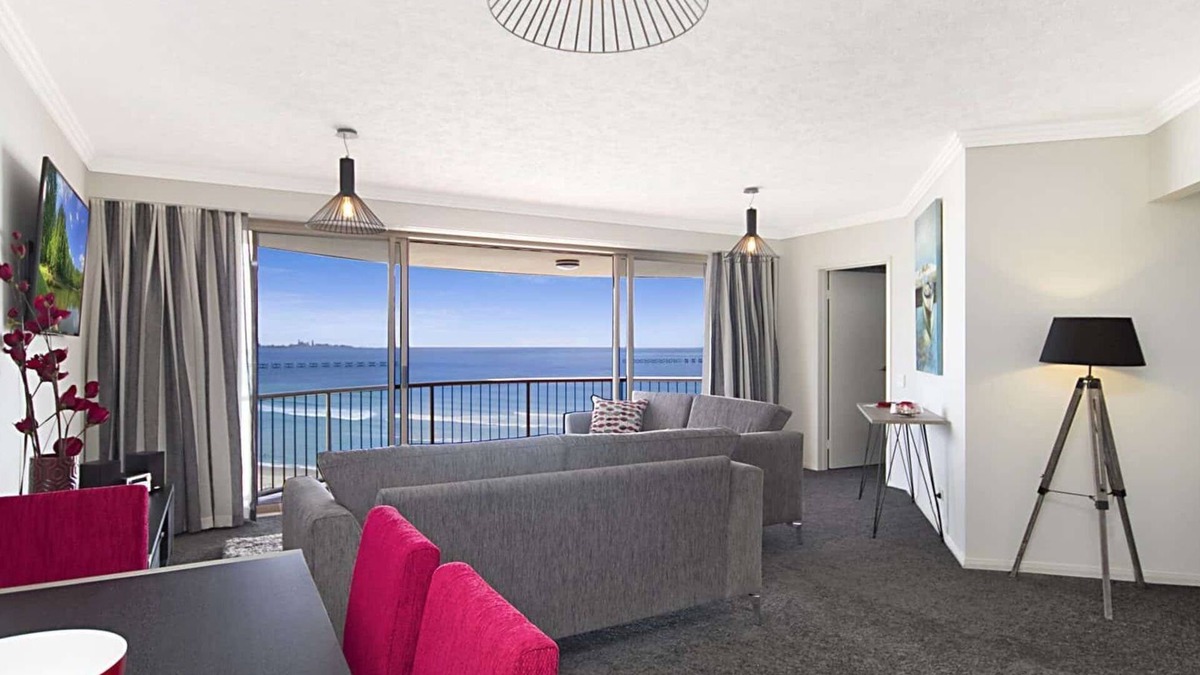 Coolangatta Apartment | Grande Corniche U17 - Panoramic Kirra Hill