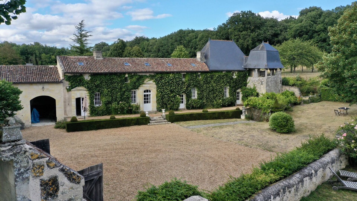 Deneze-sous-Doue House | Grande Demeure Familiale en Anjou, Calme, Proche Château de la Loire, Piscine
