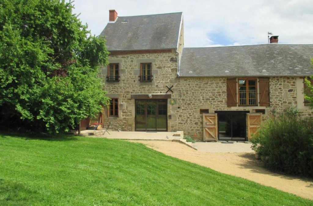 Marcillat-en-Combraille House | Grande maison en pierres avec jardin clos, proche des stations thermales et des Volcans d'Auvergne - FR-1-489-198
