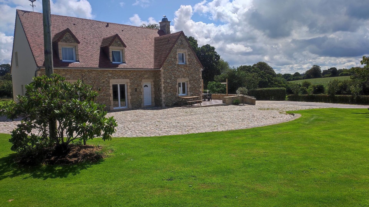 Digosville House | Grande Maison à 10 Minutes des Plages