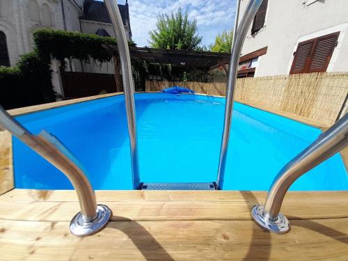 Saint-Gaultier House | Grande Maison Familiale avec Piscine et Parking à Saint-Gaultier - FR-1-591-753