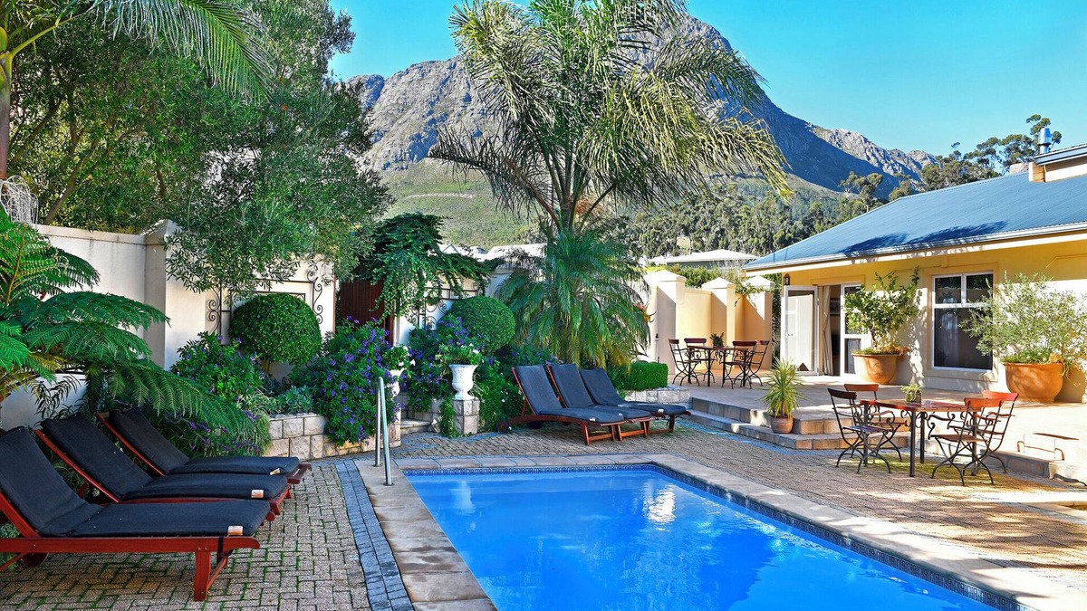 Franschhoek Villa | Grande Plaisir! Luxury Holiday Home for family or friends traveling together.